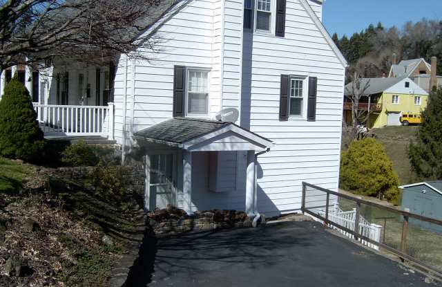 180 Circle Dr Gallery 3