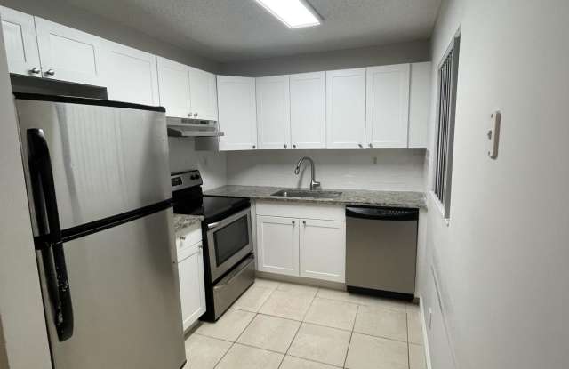 420 Meadows Circle - 420 Meadows Circle, Boynton Beach, FL 33436