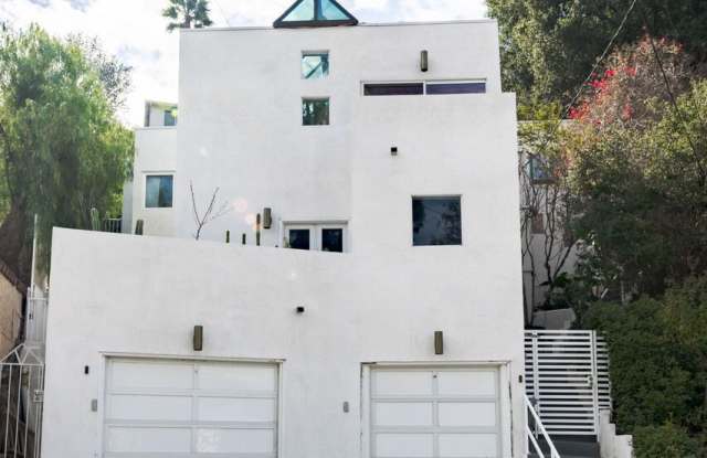 6835 Pacific View Dr photos photos