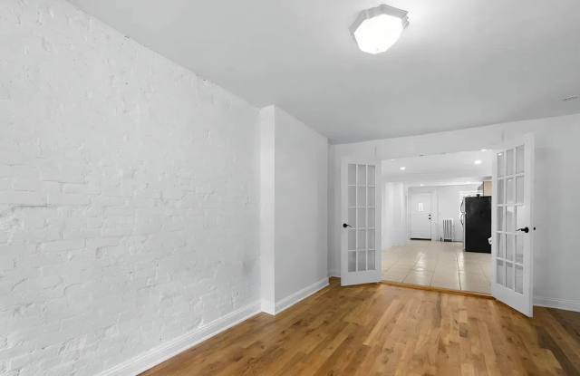 64 Bainbridge St Gallery 3