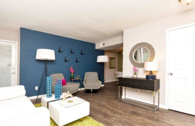 1933 E Anderson Ln Gallery 2