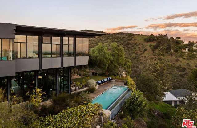 1406 1/2 N Kenter Ave photos photos