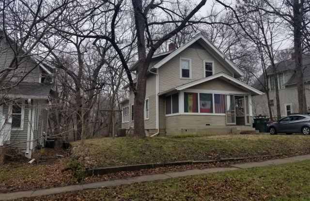 3105 Woodland photos photos