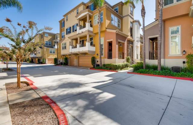 Spacious Spectrum 2 Bedroom Townhome with 2 Car Garage and Fitness Center!!! photos photos