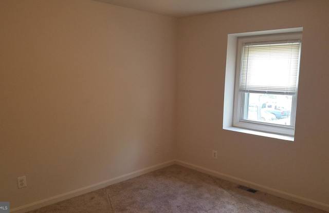 329 ADAIR COURT Gallery 2