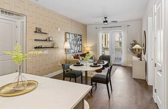 The Waylon Apartments & Townhomes Gallery 3