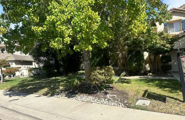 MARVELOUS NEIGHBORHOOD...NORTHERN STOCKTON...TRANQUIL SETTING WITH LARGE FENCED AND LANDSCAPED YARD photos photos