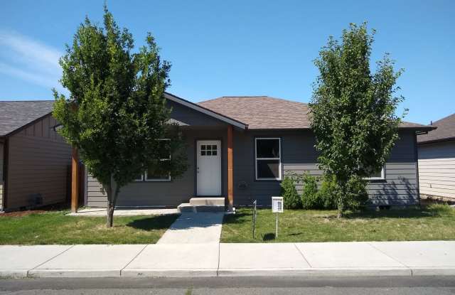 1431 E. 12th Street - 1431 East 12th Street, The Dalles, OR 97058
