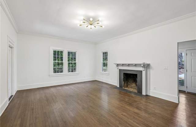 43 Peachtree Way NE Gallery 4