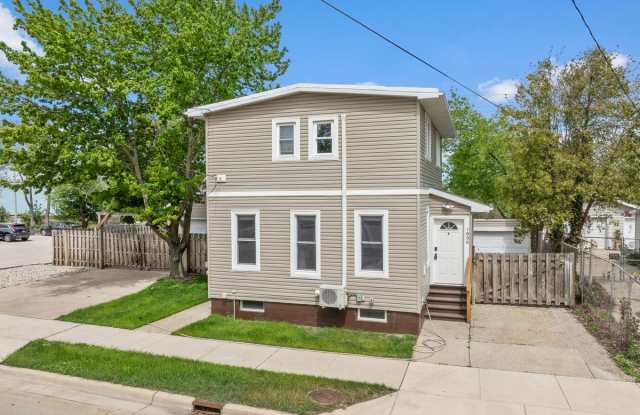 1836 Lakeshore Drive - 2 Gallery 2