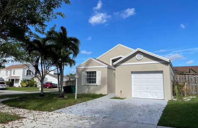 12713 SW 146th Ln - 12713 Southwest 146th Lane, Three Lakes, FL 33186