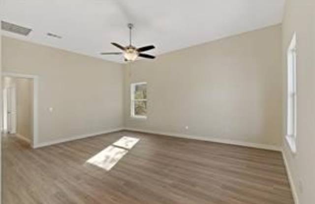 1360 10th NE Gallery 4