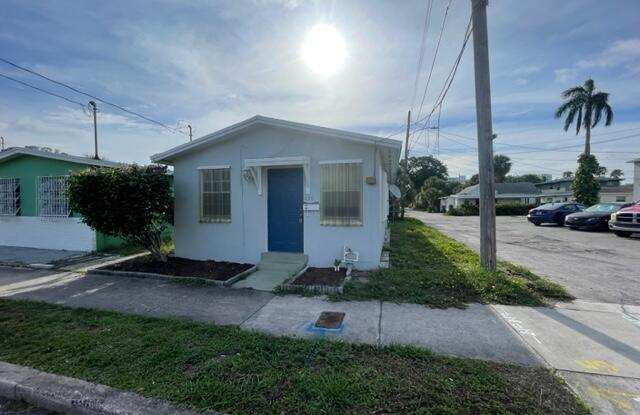 420 Douglass Ave - 420 Douglass Avenue, West Palm Beach, FL 33401