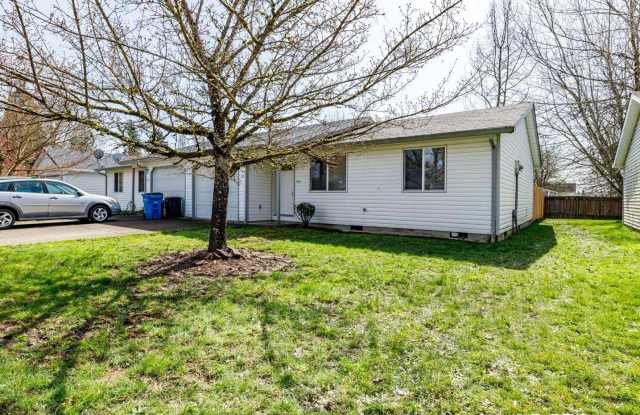 Don’t miss out on this spacious 2-bedroom duplex with premier outdoor space! photos photos