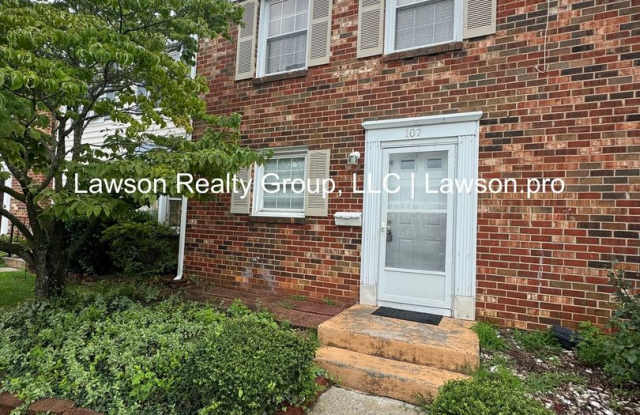 Updated Townhome Located in the Town of Vinton Gallery 1