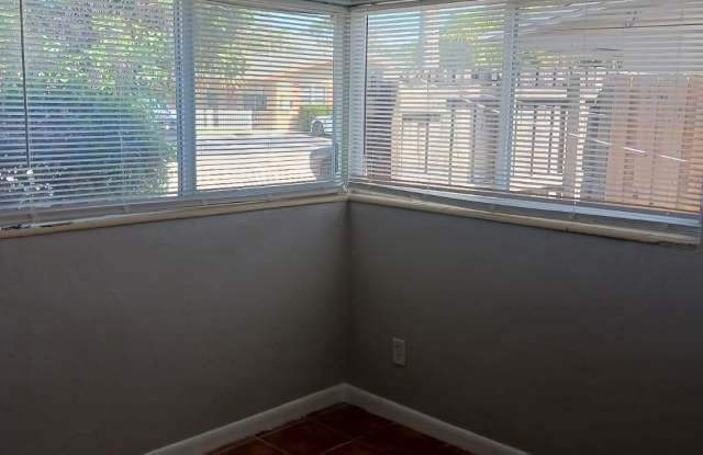913 Sw 15th Terrace Gallery 2