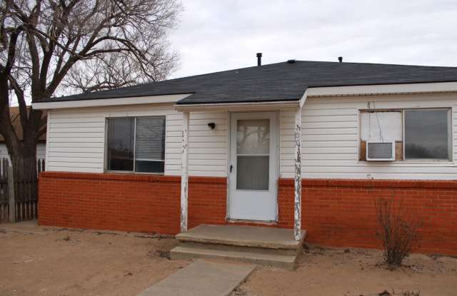 Located in Canyon 2/1 Owner pays water photos photos