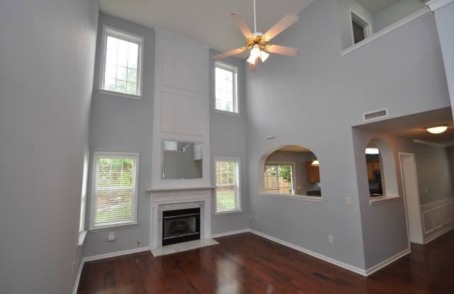 806 Brickstone Dr Gallery 3