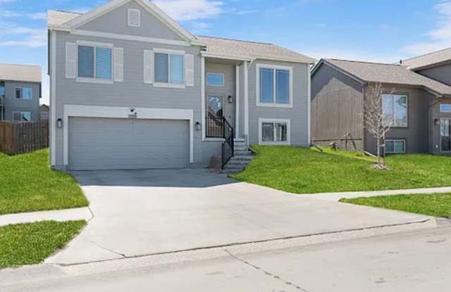 Modern home for rent in Northwest Omaha! photos photos