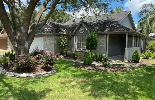 6307 Fairbourne Drive Gallery 2
