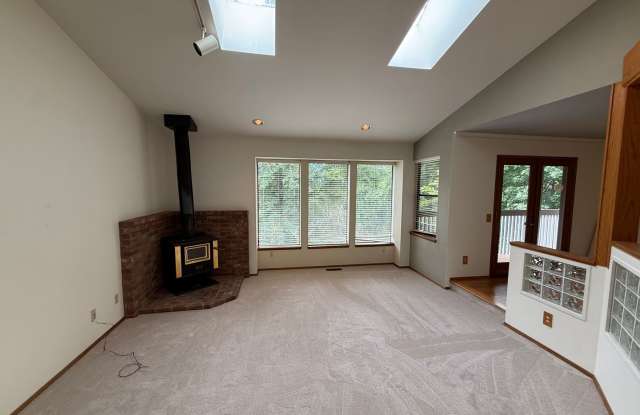 Spacious Mukilteo Home with Stunning Outdoor Living and Lush Landscaping Gallery 4