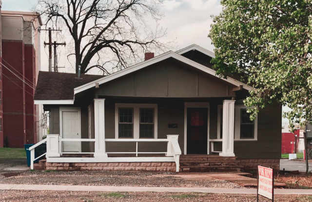 813 W. 4th Gallery 1