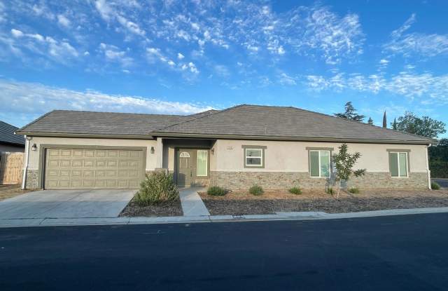 205 East Hawkeye Avenue - 205 East Hawkeye Avenue, Turlock, CA 95382