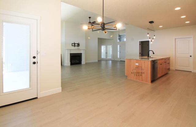 3 Bedroom, 2 Bath + Office Home in Kennewick Gallery 4