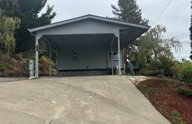 East Roseburg 3 bedroom 2 bath photos photos