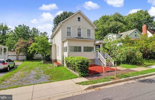 3107 UPSHUR Street Gallery 2