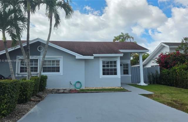 9818 SW 146th Ct - 9818 Southwest 146th Court, The Hammocks, FL 33186