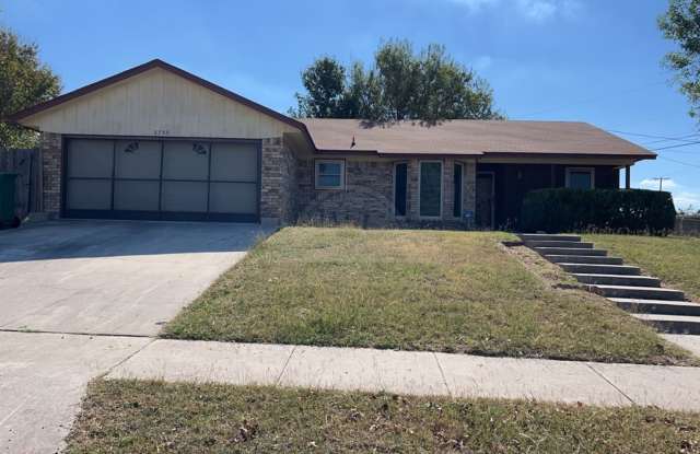 2733 Phyllis photos photos