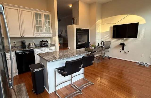 15620 WILLIAM BAYLISS Court Gallery 4