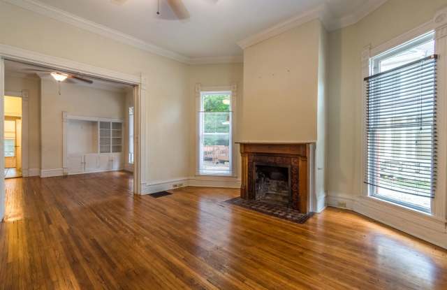 **August 2027** Great Location Near Downtown & IU!! 5 Bed, 3 Bath House!! Gallery 3