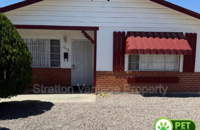 1232 E Clarendon Ave photos photos