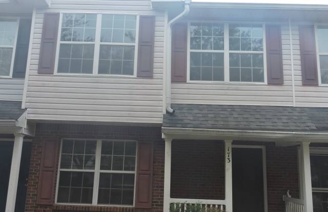 173 Swaying Pine Ct - 173 Swaying Pine Court, Crestview, FL 32539