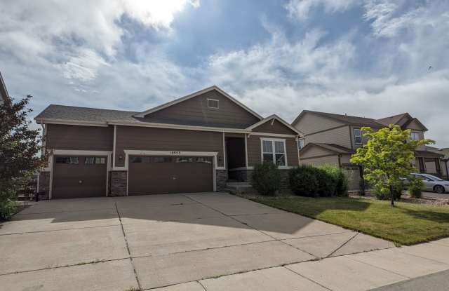 SPACIOUS RANCHER WITH FINISHED BASEMENT ON QUIET CUL-DE-SAC IN MERIDIAN RANCH! photos photos
