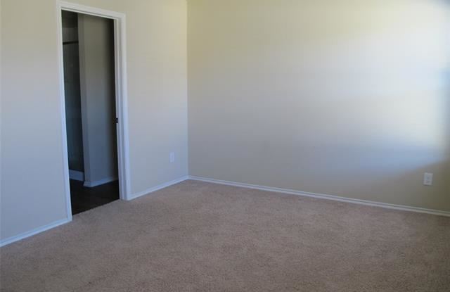 2136 Meadow Park Drive Gallery 4