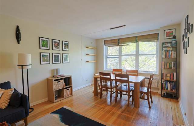 5730 Mosholu Avenue Gallery 3