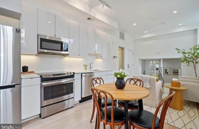 1211 G STREET SE - 1211 G Street Southeast, Washington, DC 20003