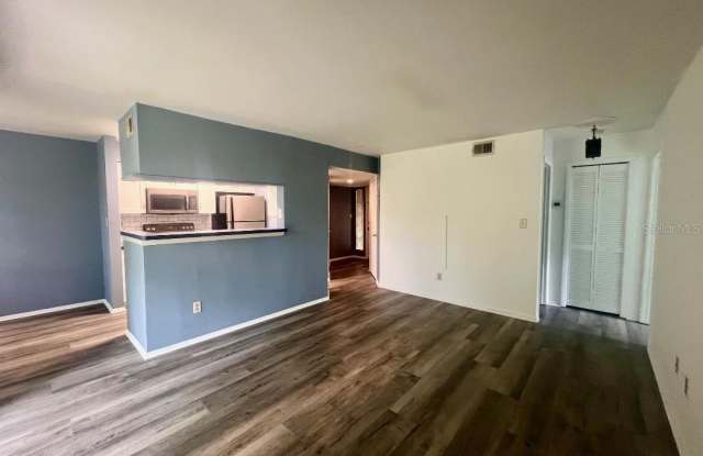 8702 MALLARD RESERVE DRIVE Gallery 3
