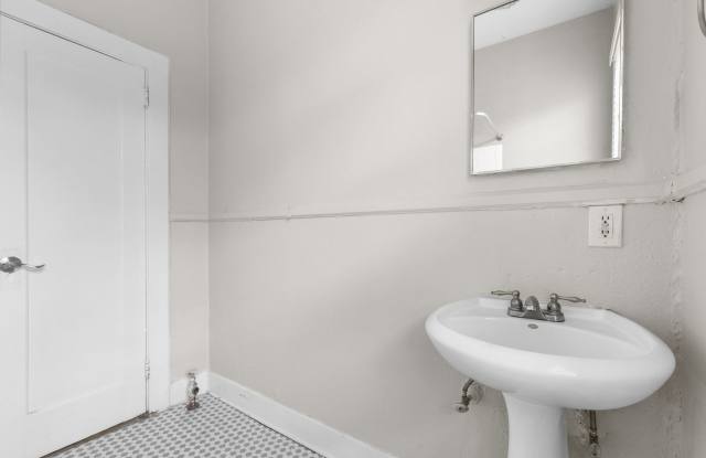 Clairmont Apartments Gallery 4