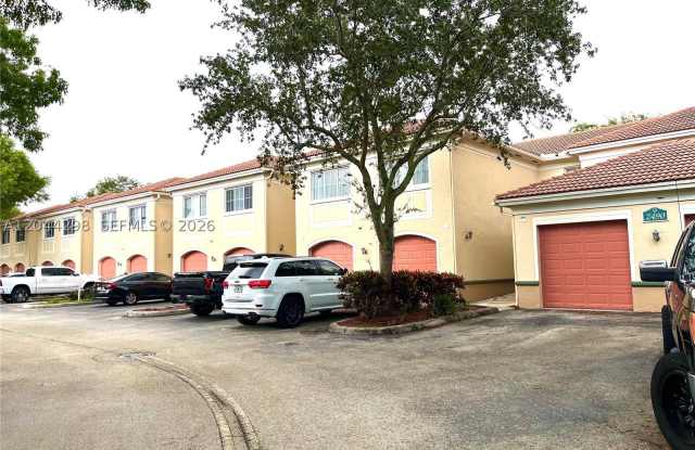 2490 Centergate Dr Gallery 2