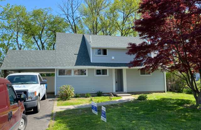 Beautiful renovated 4 beds 2 bath House in Levittown PA photos photos