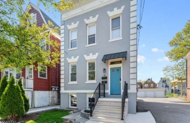 32 Willowdale Ave photos photos