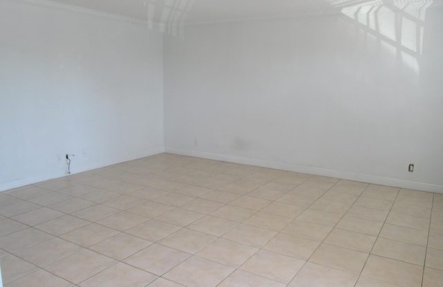405 N Cypress Drive Gallery 4