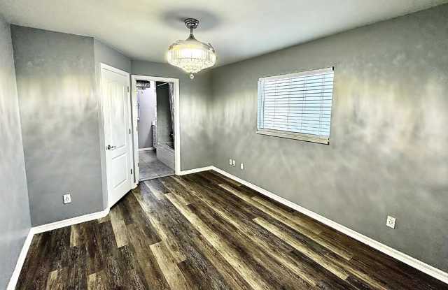 544 SE 5th Ave photos photos