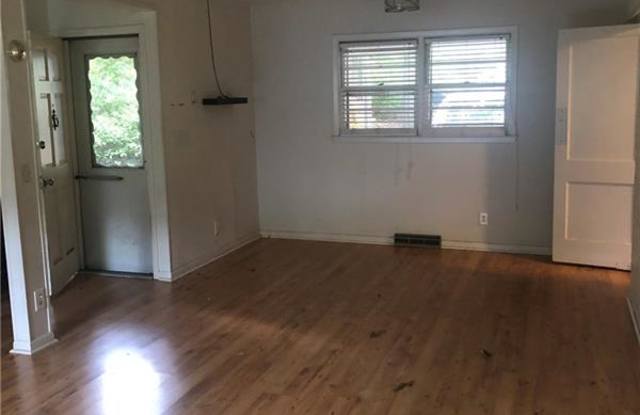 2233 Vistamont Drive Gallery 2