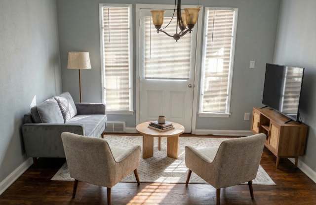 Spacious 3-bedroom, 1 bathroom Brick Home in Schulze photos photos