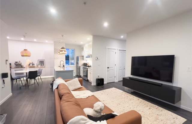 2807 SE 8th Pl photos photos